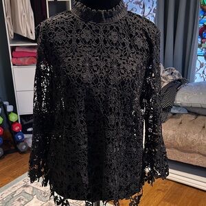 BOLD elements Elegant Black Crochet Blouse